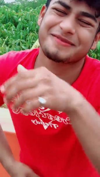 Are re ye song _joy__rolling_on_the_floor_laughing__man_dancing_type_1_2__man_dancing_type_1_2_  kishorkumar  foryoupage  trending @tiktok_india  960 X 540 