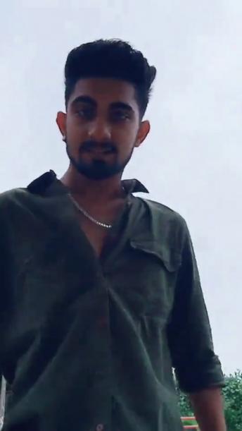 _rolling_on_the_floor_laughing__rolling_on_the_floor_laughing_   foryou  foryoupage  edutok  trending  viral  comedy  vine  expression  vr1  960 X 540 