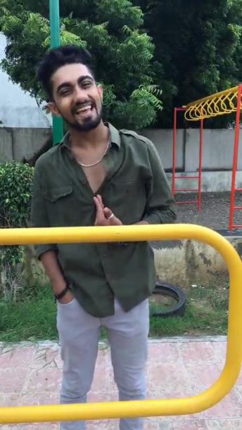 Hum toh ache hai_rolling_on_the_floor_laughing__rolling_on_the_floor_laughing_  foryou  foryoupage  edutok  trending  viral  comedy  vine  expression  vr1  960 X 540 