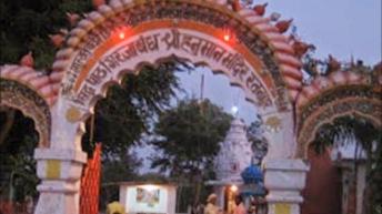 इस मंदिर में लड़की के रूप में हैं हनुमान जी