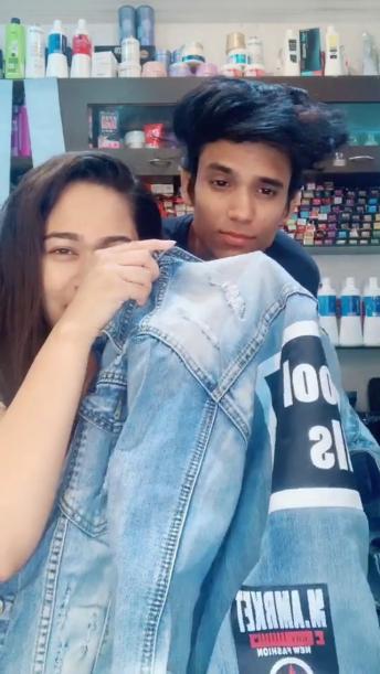 Dekh k mujhe kyu tum dekhte nahi