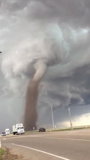 Huge tornado in action!!