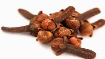 रात को सोते समय 2 लौंग खाने से होते है यह जबरदस्त फायदे || Health Benefits Of Cloves