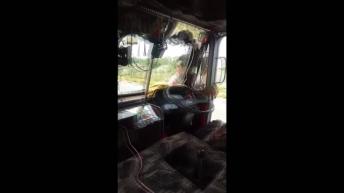 ऐसे ट्रक ड्राइवर से सावधान...Haha