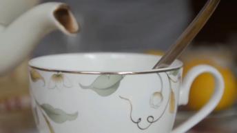 आप भी सुबह खाली पेट चाय पीते हैं तो ये वीडियो आपके लिए जीवन दे सकता है || Side Effect Of Tea