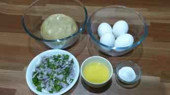 पराठा तो बोहुत खाया होगा कभी अंडा पराठा खाया है नही ना तो ये वीडियो जरूर देखें और घर मे बनाएं।