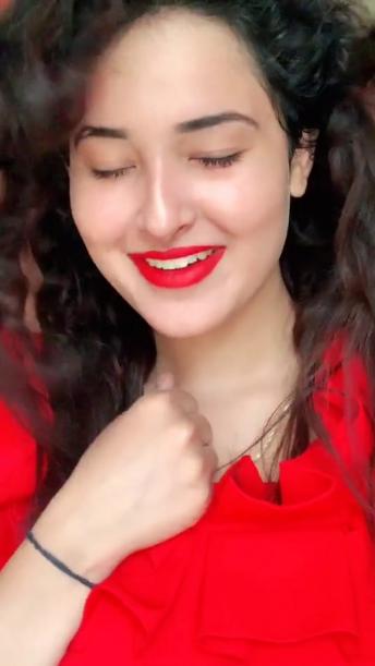 I love you all my dear supporters aap sb ka itna sara pyar milgya I feel so lucky