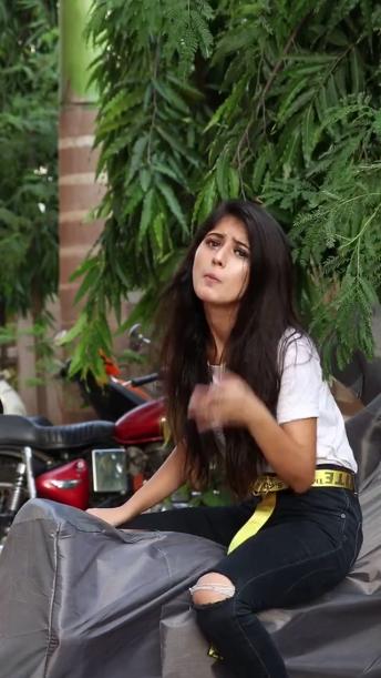 Bhabhi bolne ka man karta hai