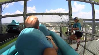 दुनिया की सब से ऊँची सबसे तेज़ पानी की स्लाइड