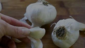 रात को सोते समय 3 दिन लहसुन खाया फिर जो हुआ चौकन्ना कर देने वाला था || Benefits Of Garlic