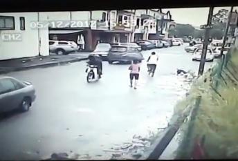 Crime scene  caught on CCTV Snatch Thief 