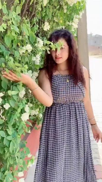 Itni grmi mein yeh kr k it feels like heaven