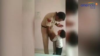 यकीन मानिए आपको रूला देगा पापा के पैरों पर लिपटकर रो रहे मासूम का ये वीडियो