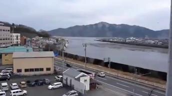 Dangerous  tsunami in Japan