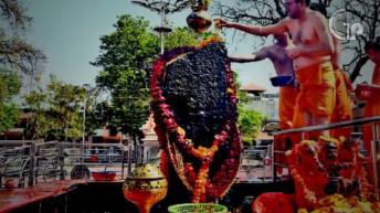 शनिवार को क्यों चढ़ाते है शनिदेव को तेल | पौराणिक कथा | Unknown Facts