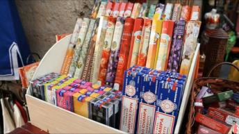 क्या आप भी जलाते हैं अगरबत्ती  हो जाएं सावधान | What type of insensticks we should use