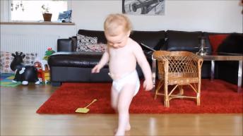 डांसिंग बेबी का यह डांस देखकर चौंक जायेंगे &#