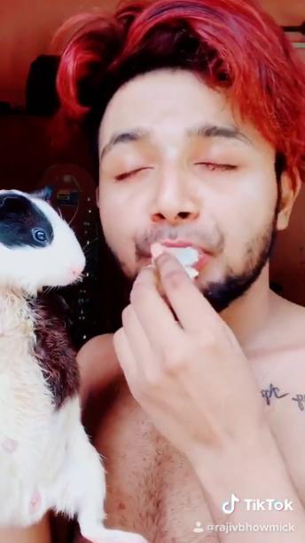 Isko toh sachmai nhi khani hai.