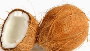 दिमाग हिला कर रख देंगे सूखे नारियल के ये फायदें  Unbelievable Health Benefits Of Dry Coconut