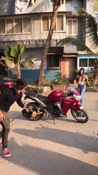 Gaya ma&rsquo;am ka bag