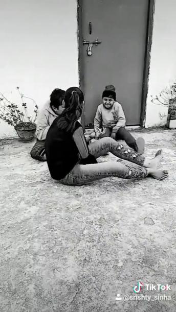 m itti serious baithi hu