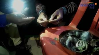 बाराबंकी: तालाब में मछली पकड़ रहे ग्रामीण के हाथ लगा सोनेचांदी का दुर्लभ खजाना