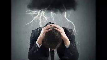 घर से तुरंत हटा ले ये 4 वस्तुवें वरना जिंदगी भर पैसो की कमी लगी रहेगी पीछे