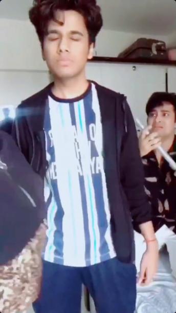 Yeh toh zabardasti bhejra hai_rolling_on_the_floor_laughing_  Foryou  Sachadost  furchallenge  Rakhisawant Insta_rahul_lakhanpal  960 X 540 