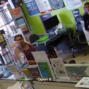 ROBBERY FAIL AT A STORE