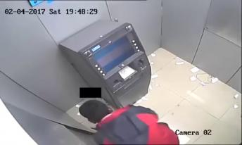 Stupid thieves stealing from ATM caught on CCTV