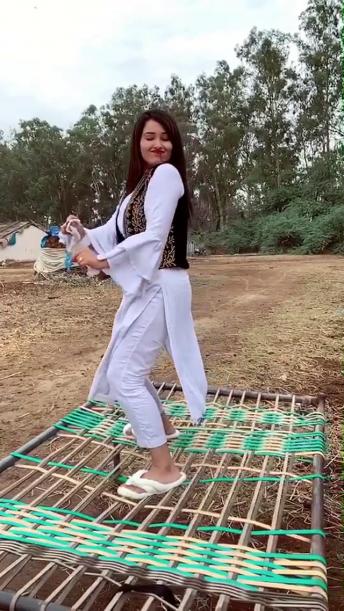 Bs dilo pyar krn vala hovey kharchey ta mai apne aap e chuk lusee no evil 