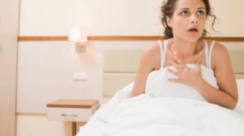 रात 3 से 5 के बीच खुलती है नींद तो जान लें हो सकता है किसी अनजान शक्ति का इशारा